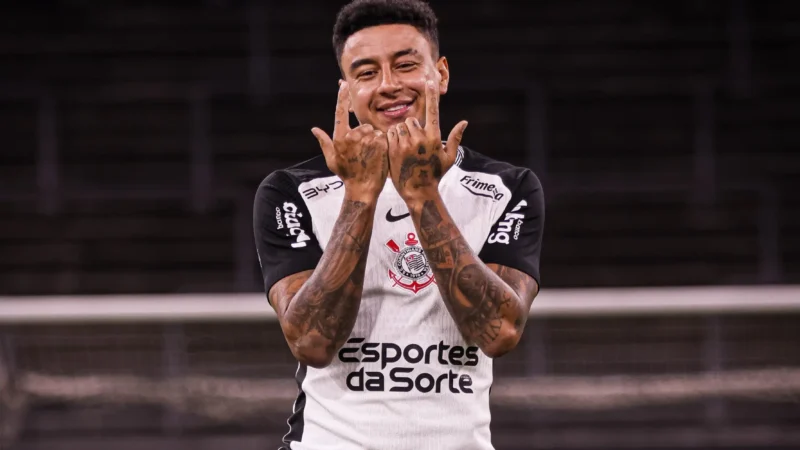 Lingard é liberado para viajar à Inglaterra para cuidar de assuntos familiares