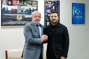 Lula e Zelensky em reunião histórica na França