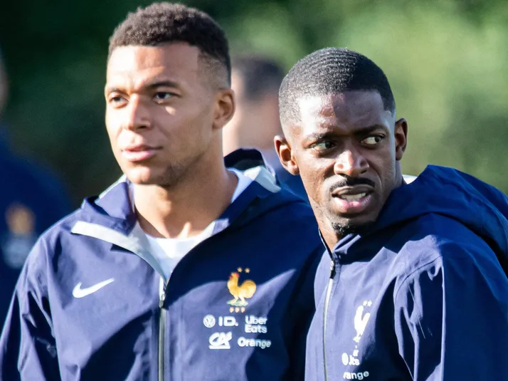 Dembélé cobra de Mbappé mais empenho defensivo