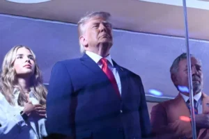 Trump é vaiado durante o hino nacional em jogo da final da NBA