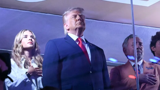 Trump é vaiado durante o hino nacional em jogo da final da NBA