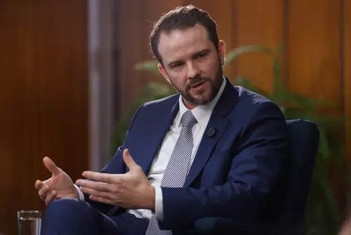 Ministro da Fazenda chama Milei de “palhaço” e diz que Brasil está melhor que Argentina