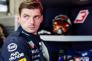 Max Verstappen detona ação com carros de Lego no GP da Inglaterra