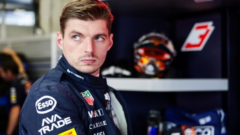 Max Verstappen detona ação com carros de Lego no GP da Inglaterra