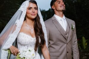 Recém-casados, Gabriel Medina e Isabella Arantes viajam para destino paradisíaco