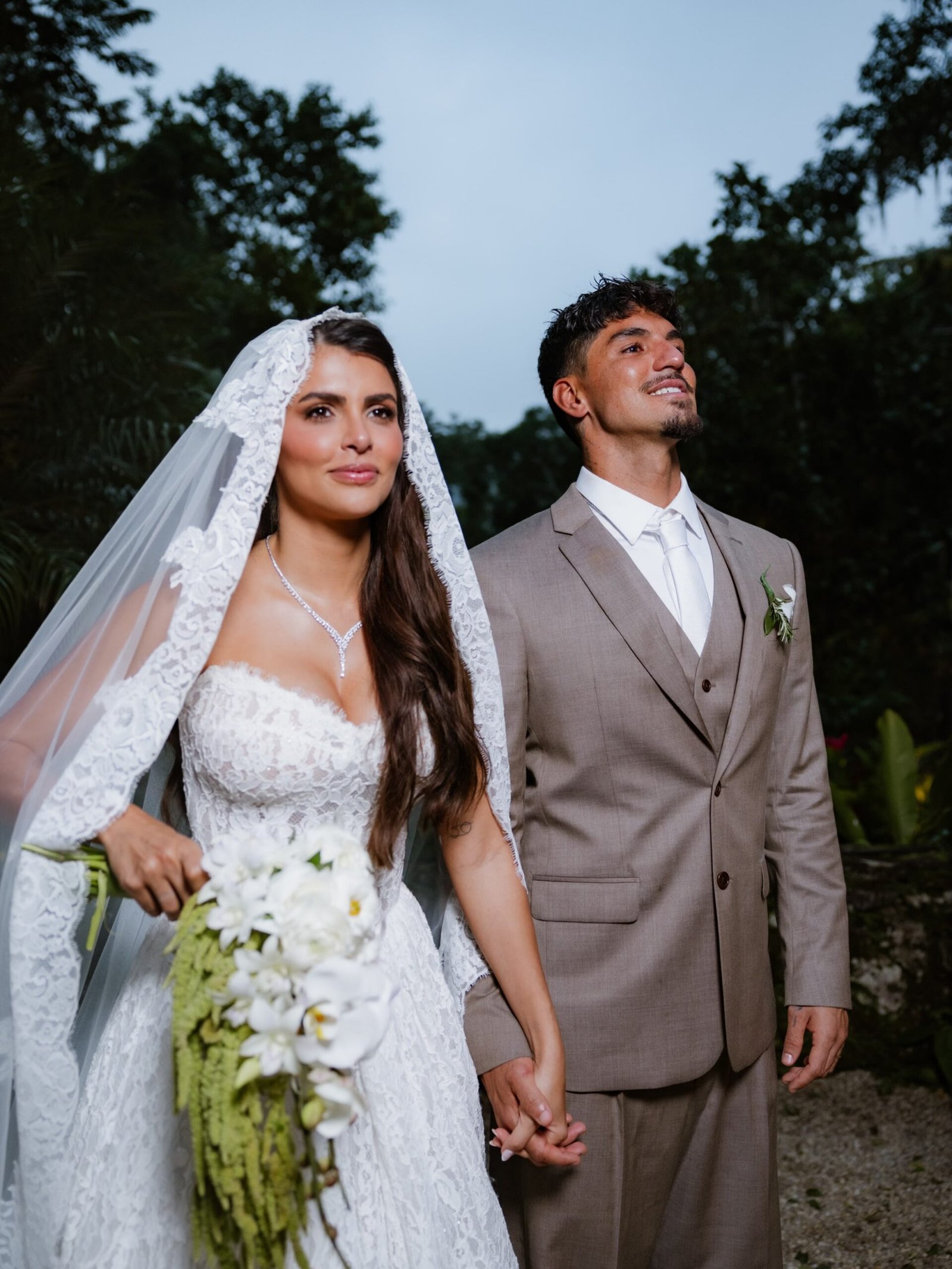 Recém-casados, Gabriel Medina e Isabella Arantes viajam para destino paradisíaco