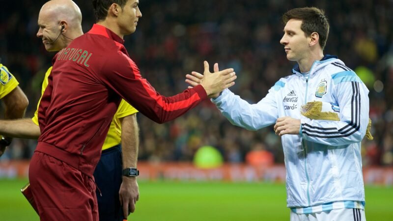 Cristiano Ronaldo e Neymar enviam mensagem de apoio a Messi após falecimento do pai