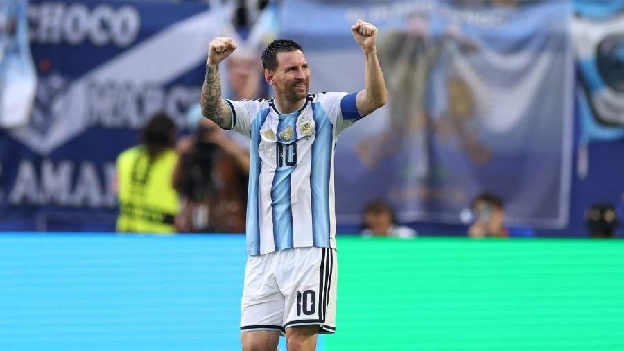 Messi recebe homenagens do futebol mundial antes de último jogo pela seleção