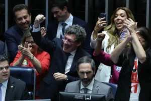 Vitória dos trabalhadores: O fim da escala 6X1 é conquistado no Senado mesmo com resistência dos patrões e extrema-direita